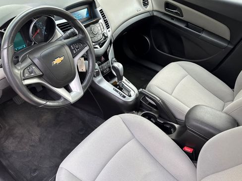 Used 2011 Chevrolet Cruze LT image 10