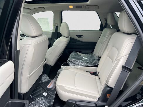 New 2026 Nissan Pathfinder SL AWD/4WD image 11