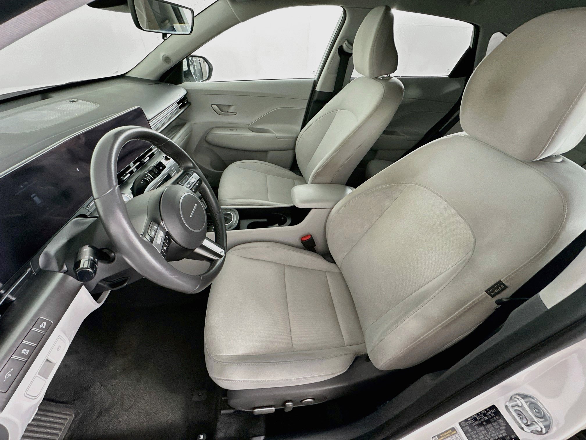 Used 2025 Hyundai Kona SEL FWD image 13
