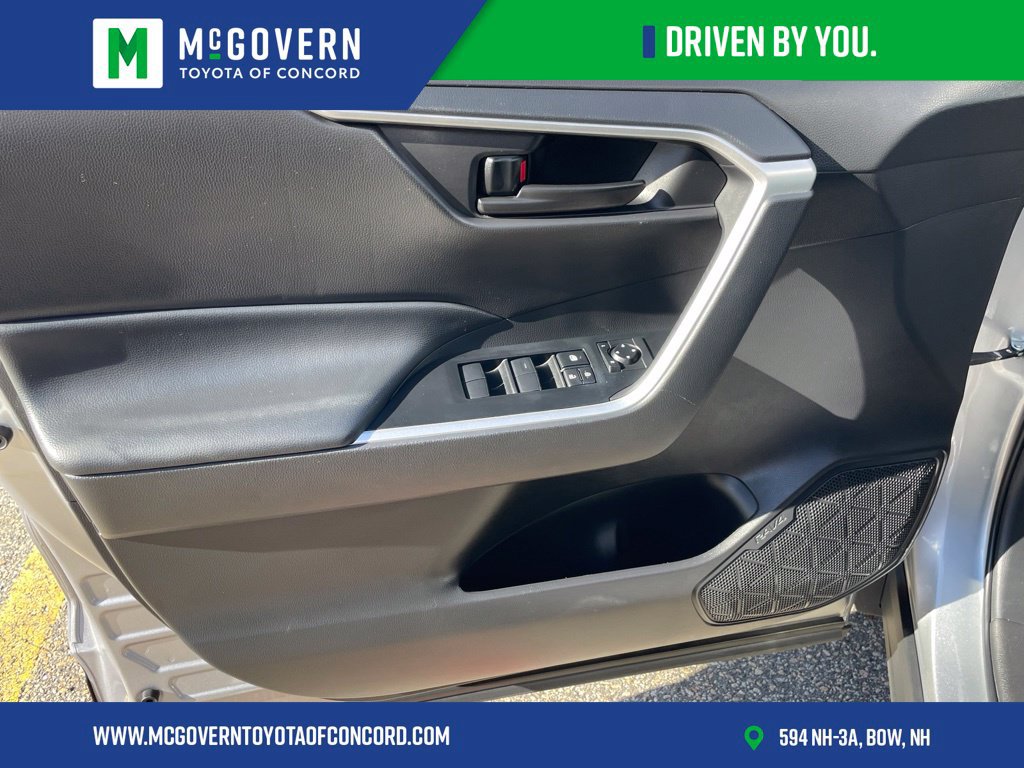 Used 2023 Toyota RAV4 LE AWD/4WD image 13