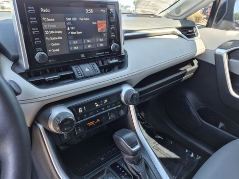 Used 2020 Toyota RAV4 XLE Premium AWD/4WD image 11