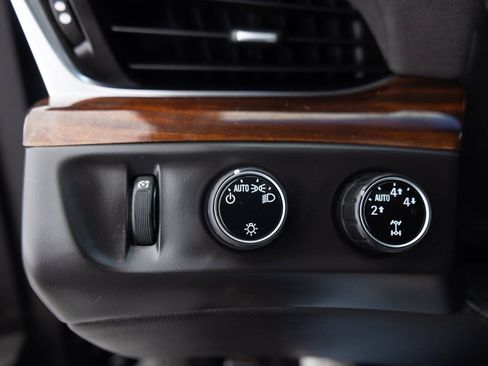 Used 2016 Cadillac Escalade Luxury AWD/4WD image 37