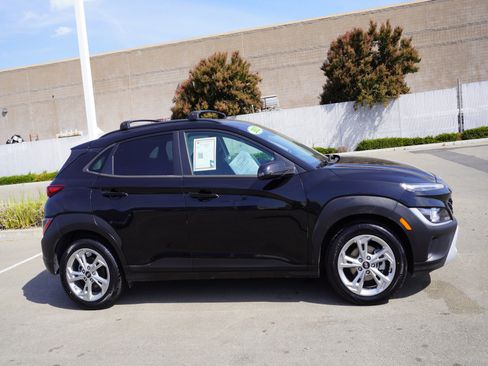 Used 2022 Hyundai Kona SEL FWD image 4