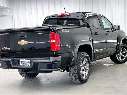 Used 2017 Chevrolet Colorado Z71 AWD/4WD image 12