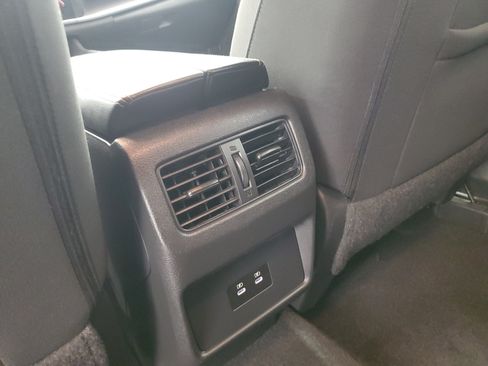 Used 2025 Nissan Rogue SV FWD image 13