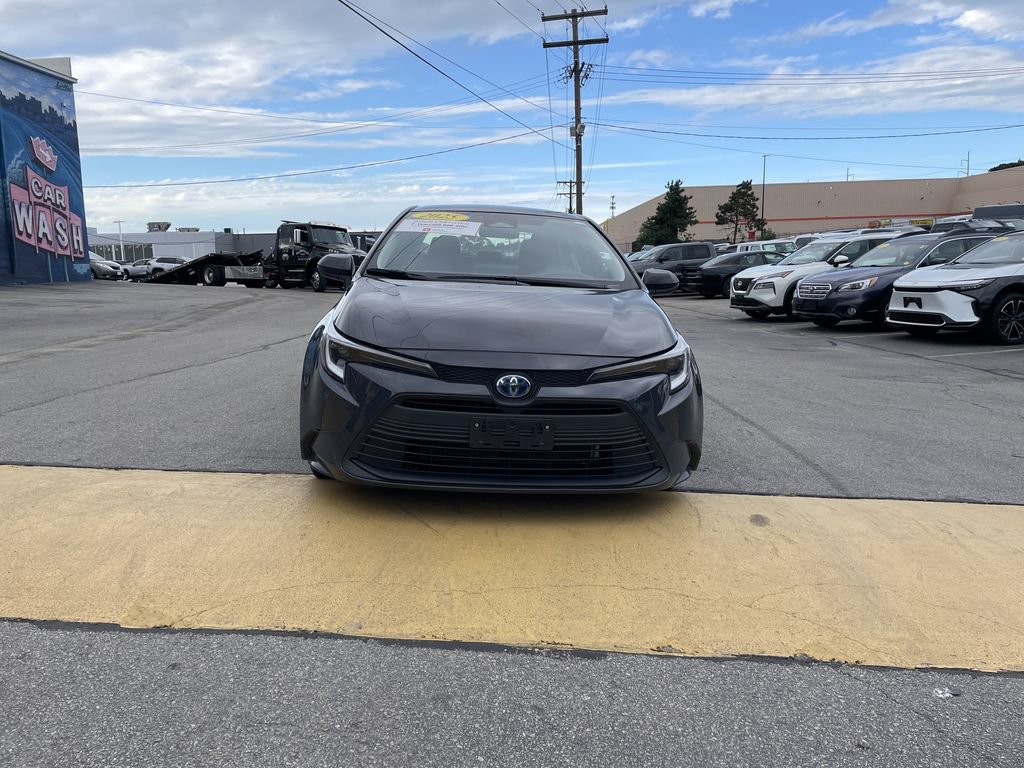 Certified 2025 Toyota Corolla LE AWD/4WD image 5