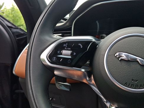 Used 2026 Jaguar F-PACE R-Dynamic S AWD/4WD image 37