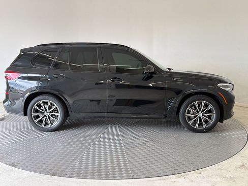 Certified 2022 BMW X5 xDrive40i w/ M Sport Package AWD/4WD image 8