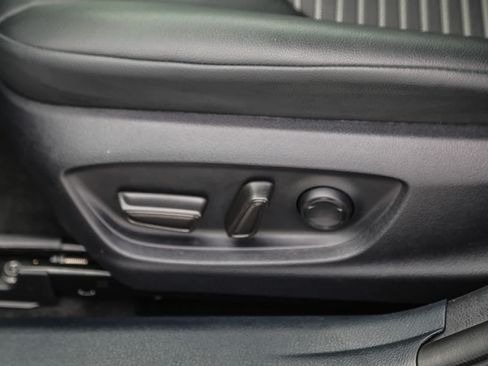 Used 2023 Toyota Camry SE FWD image 19