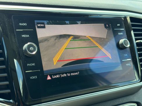 Used 2018 Volkswagen Atlas SEL FWD image 18