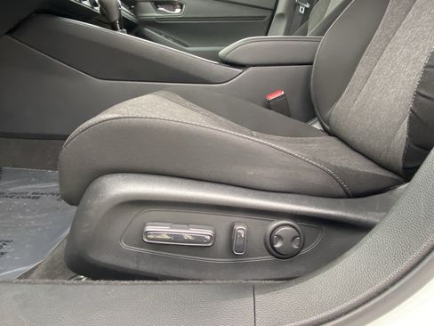 Certified 2025 Honda Accord SE image 15