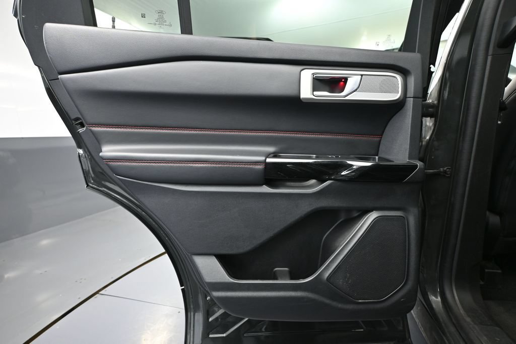 Used 2023 Ford Explorer ST-Line AWD/4WD image 31