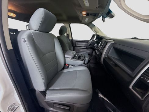 Used 2018 RAM 2500 Tradesman w/ Chrome Appearance Group image 28