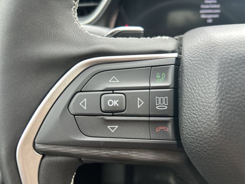 New 2025 Jeep Grand Cherokee Altitude image 19