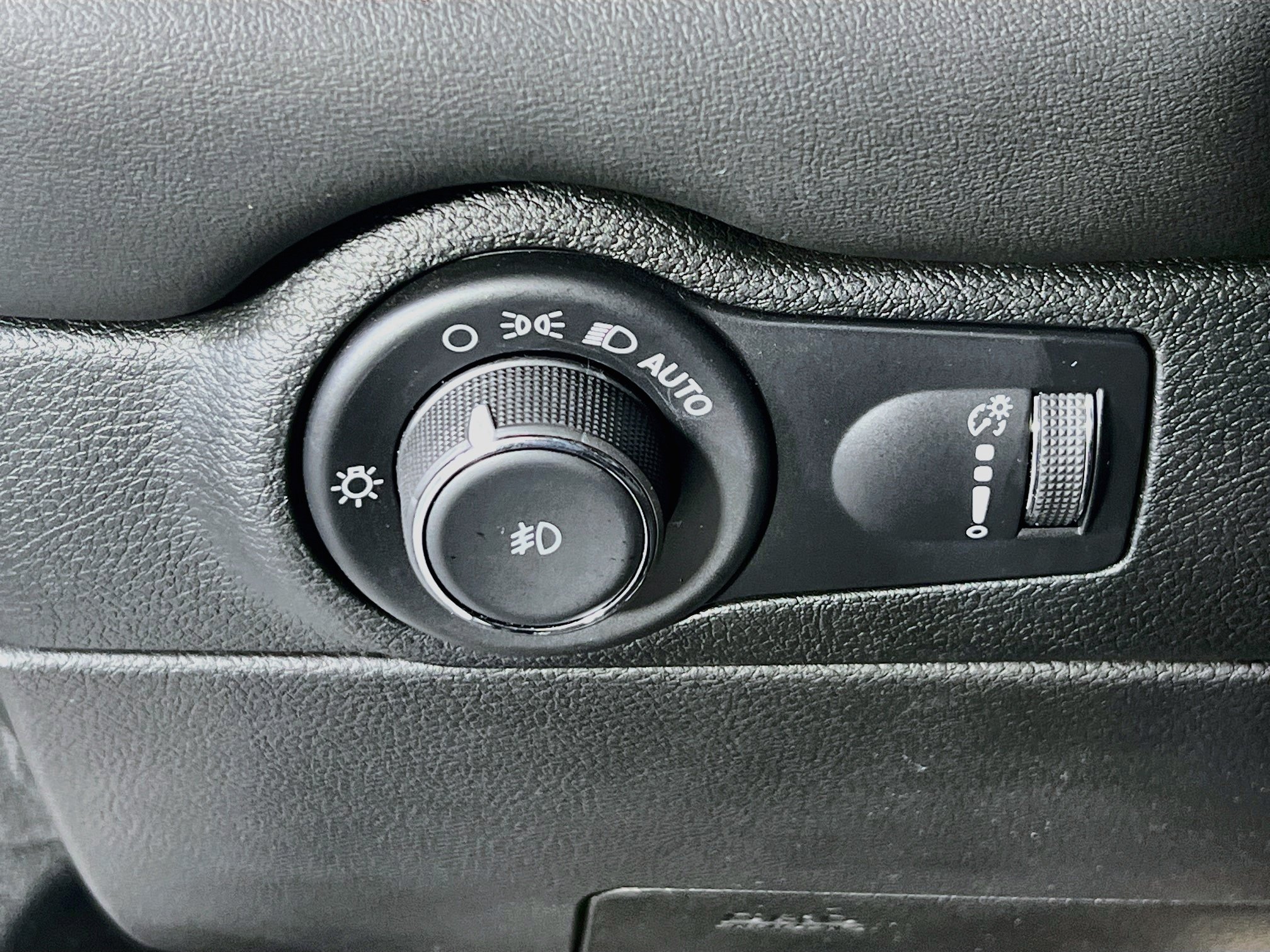 Used 2023 Dodge Durango R/T AWD/4WD image 10