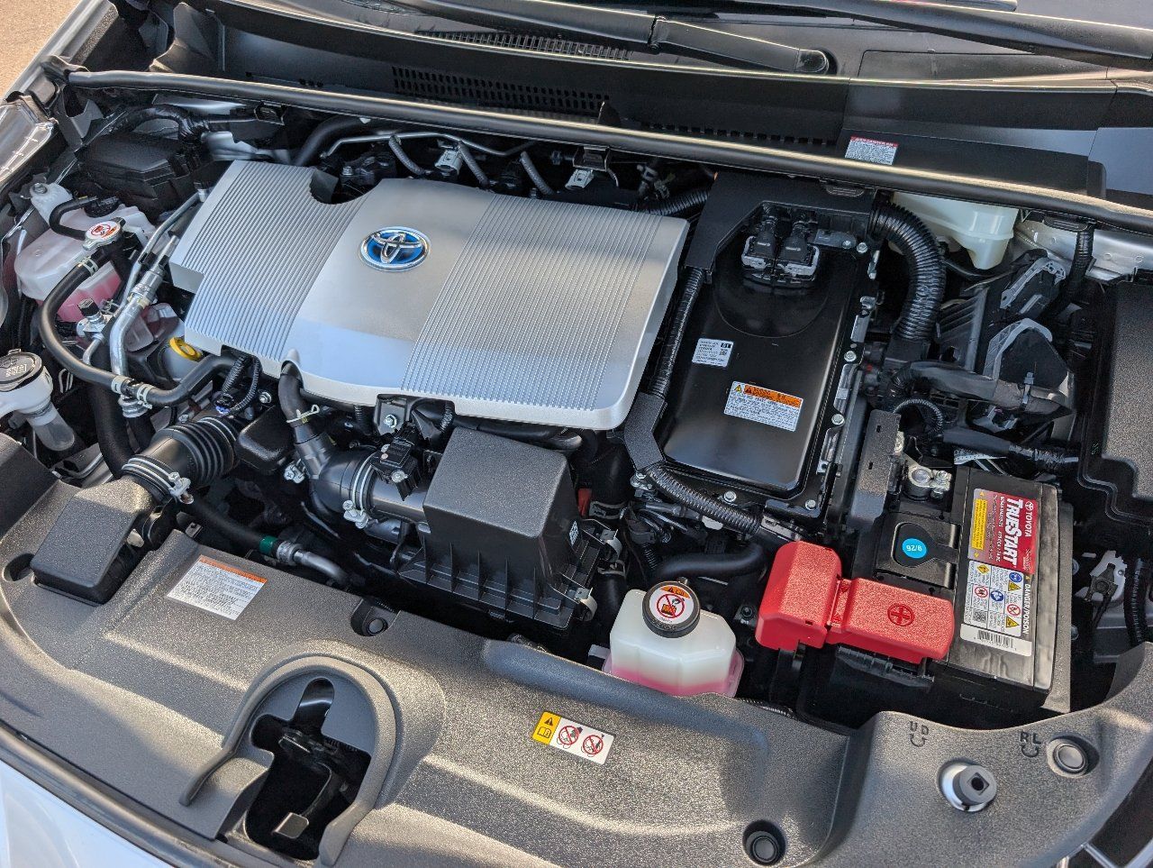 Used 2021 Toyota Prius LE FWD image 20