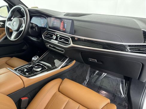 Used 2022 BMW X7 M50i w/ Executive Package image 36