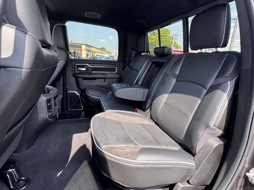 Used 2025 RAM 3500 Laramie AWD/4WD image 17