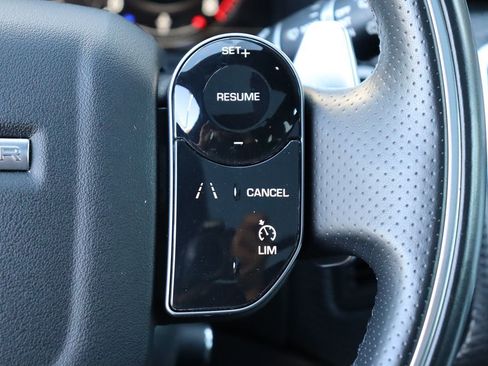 Used 2018 Land Rover Range Rover Velar R-Dynamic SE image 20