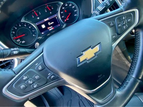 Used 2022 Chevrolet Equinox Premier image 37