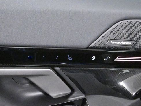 Used 2026 BMW 530i xDrive w/ Premium Package image 30