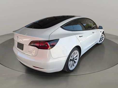 Used 2022 Tesla Model 3 Long Range AWD/4WD image 5