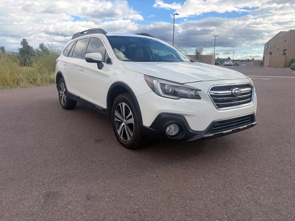 Used 2018 Subaru Outback 3.6R Limited AWD/4WD image 2
