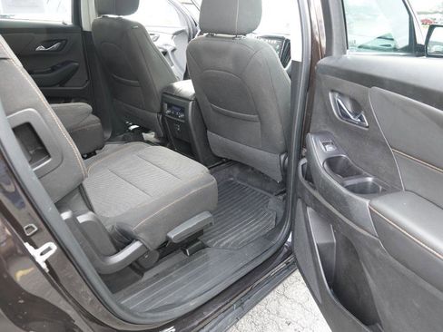 Used 2019 Chevrolet Traverse LT image 37