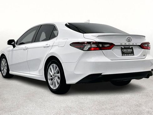 Used 2022 Toyota Camry LE image 14