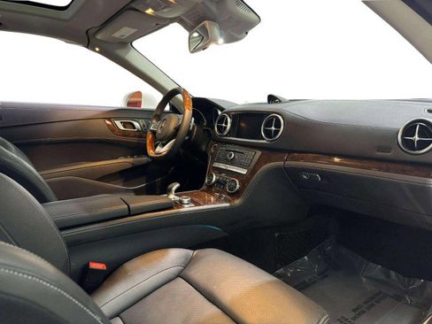 Used 2020 Mercedes-Benz SL 550 image 60