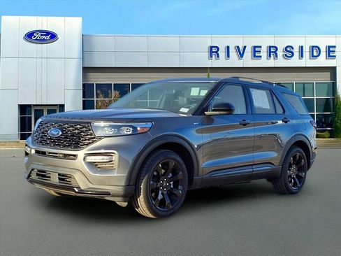 Used 2023 Ford Explorer ST-Line image 3