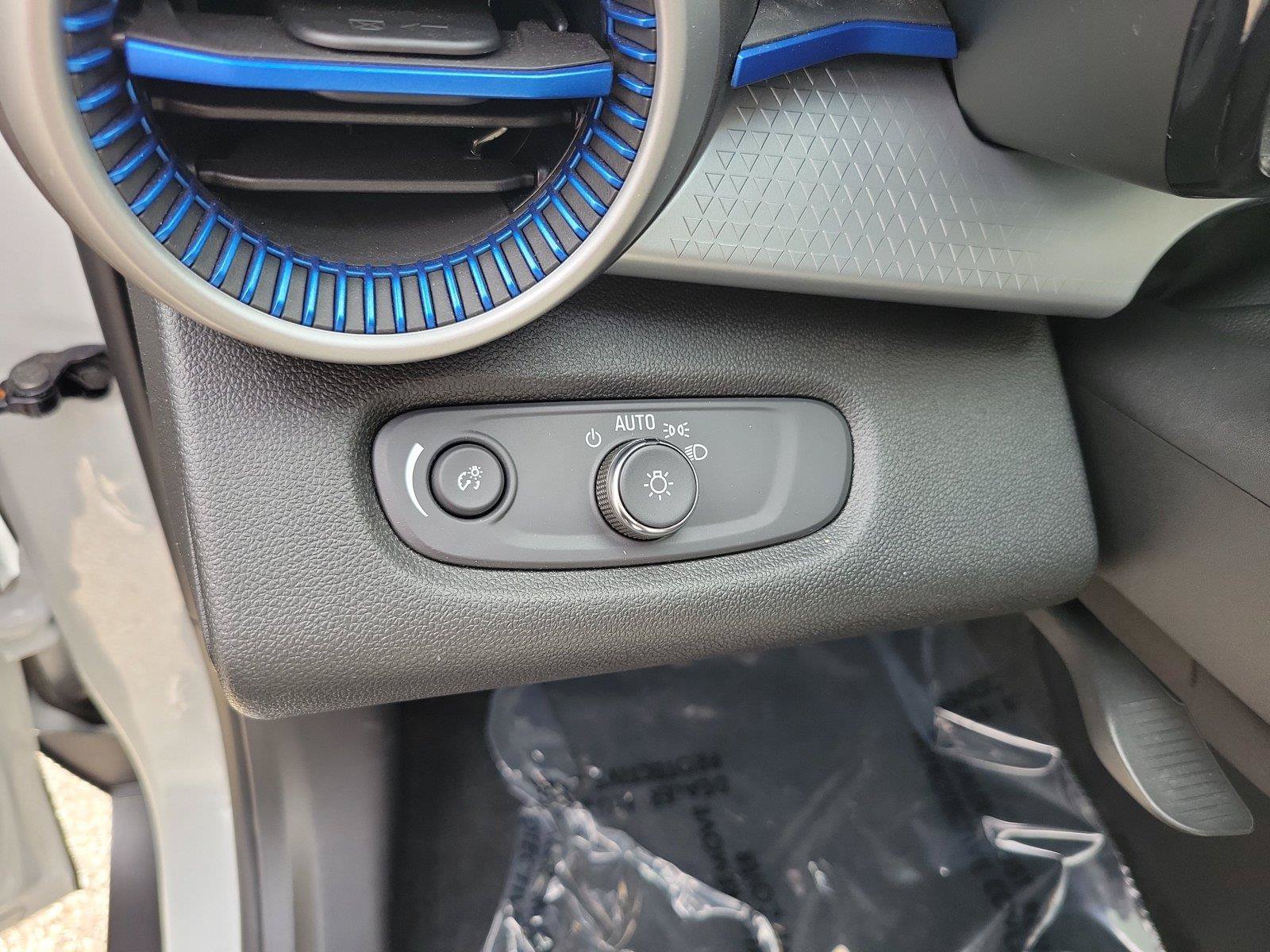 Used 2024 Chevrolet Trax LS w/ LS Convenience Package FWD image 23
