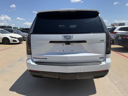 Used 2026 Cadillac Escalade ESV Platinum Sport w/ LPO, ONYX Package AWD/4WD image 3