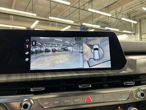 Used 2025 Kia Telluride SX w/ SX Captain's Chair Package FWD image 24