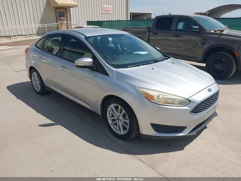 Used 2017 Ford Focus SE FWD image 1