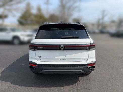 New 2026 Volkswagen Taos SE AWD/4WD image 6