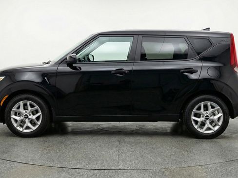 Used 2025 Kia Soul LX w/ LX Technology Package image 5