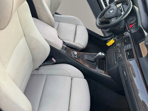 Used 2011 BMW 335i Convertible RWD image 19