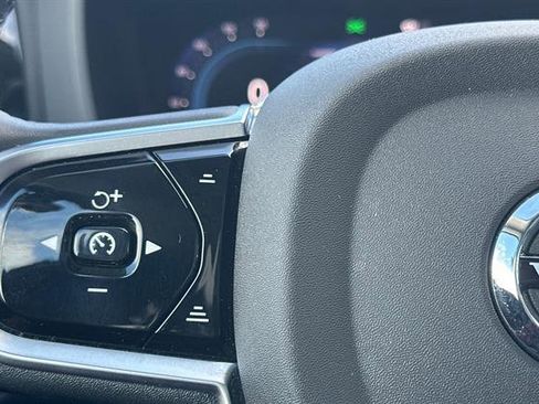 Certified 2025 Volvo XC60 B5 Plus image 26