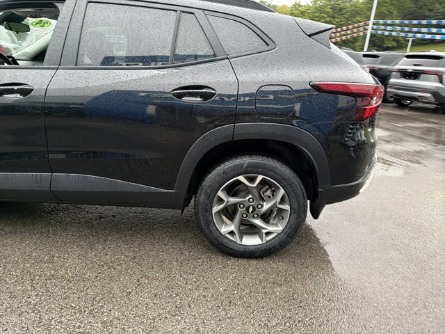 Used 2024 Chevrolet Trax LT w/ LT Convenience Package FWD image 7