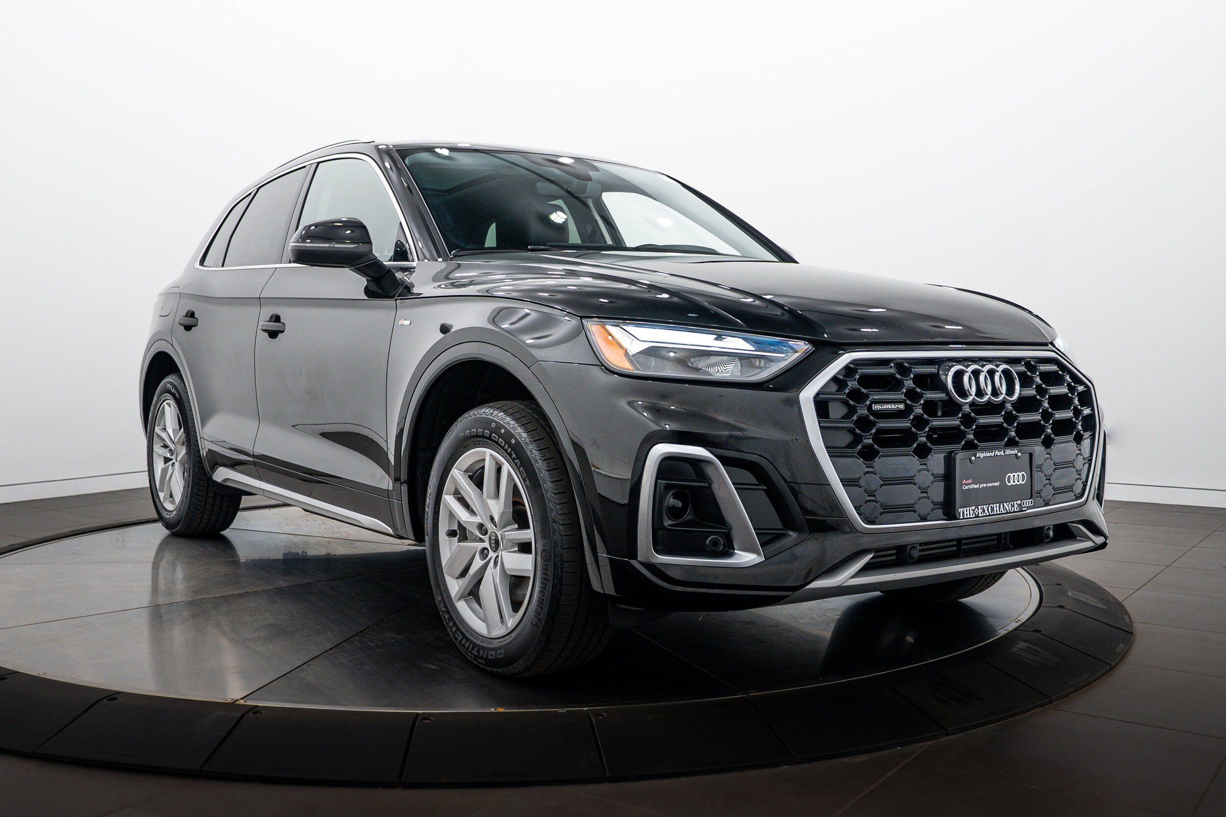 Certified 2023 Audi Q5 2.0T Premium w/ Convenience Package AWD/4WD image 2