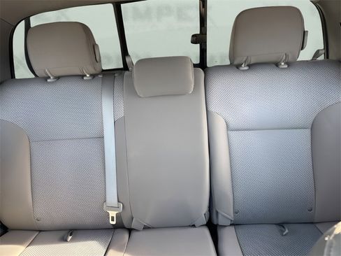 Used 2015 Toyota Tacoma 4x4 Double Cab image 10