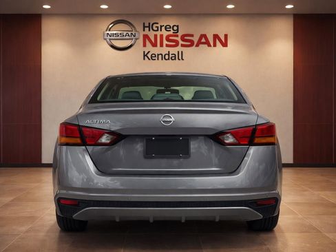 Certified 2024 Nissan Altima 2.5 S FWD image 6