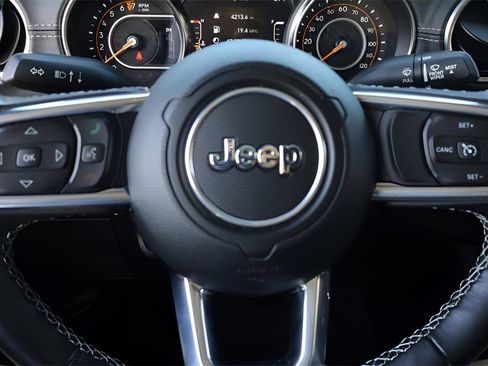 Used 2022 Jeep Gladiator Overland w/ Popular Equipment Package image 15