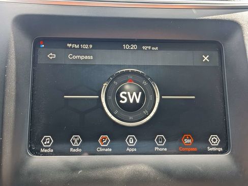 Used 2019 Jeep Cherokee Latitude w/ Popular Appearance Group FWD image 21