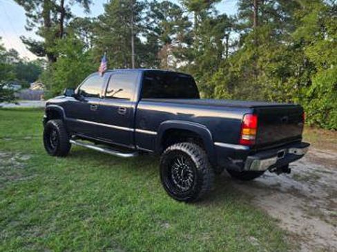 Used 2005 GMC Sierra 2500 SLT RWD image 9
