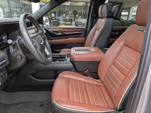 Used 2024 GMC Yukon XL Denali Ultimate AWD/4WD image 22
