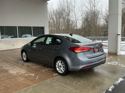 Used 2017 Kia Forte S image 20