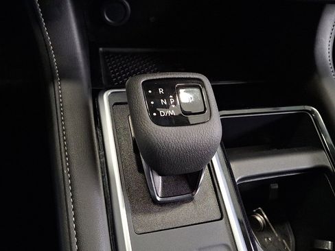 New 2025 Nissan Pathfinder SL w/ Black Appearance Package image 6