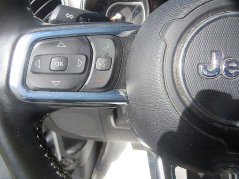 Used 2021 Jeep Wrangler Unlimited Sahara AWD/4WD image 10